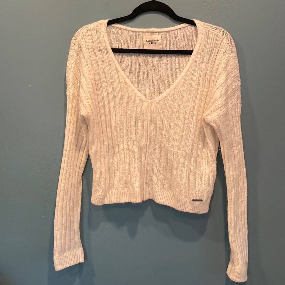 Abercrombie white sweater 💥